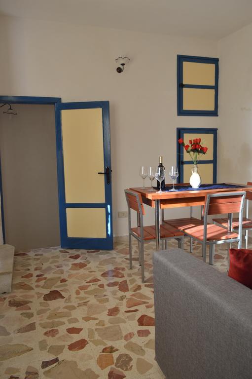 Don Vito'S Apartments Castellammare del Golfo Chambre photo