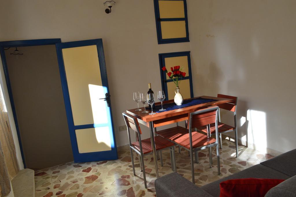 Don Vito'S Apartments Castellammare del Golfo Chambre photo